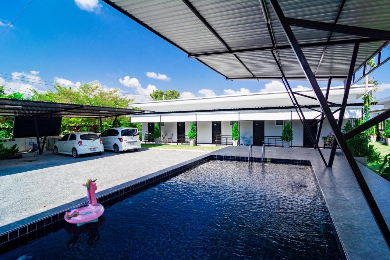 Oyo 533 Runya Poolvilla Prachuap Khiri Khan Eksteriør billede